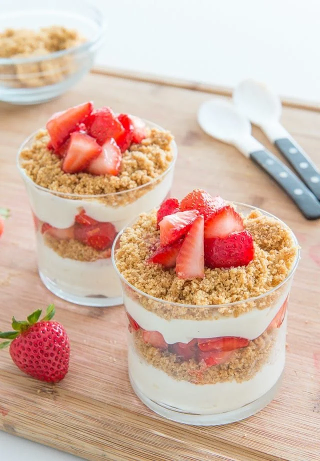 No-Bake-Strawberry-Cheesecake-Parfait-4-640x922